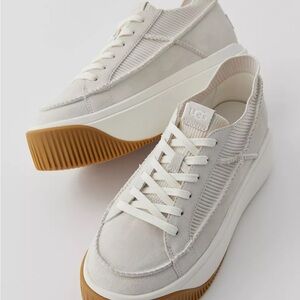 UGG EZ Duzzit Cream Platform Lace-Up Sneakers with Gum Sole sz 10 NEW Sold out